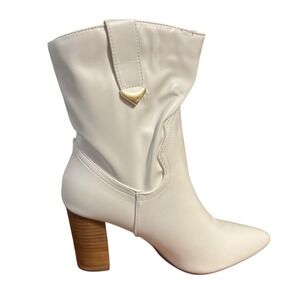 Lulus White Pointed Toe Heeled Ankle Boots Western Style Women's‎ Size 8.5